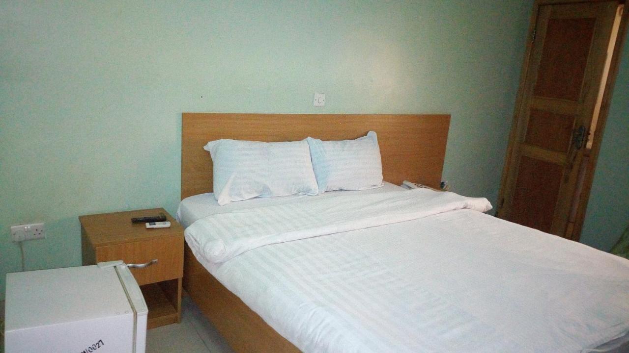 Mataan Hotel And Suites Ibadan Bagian luar foto