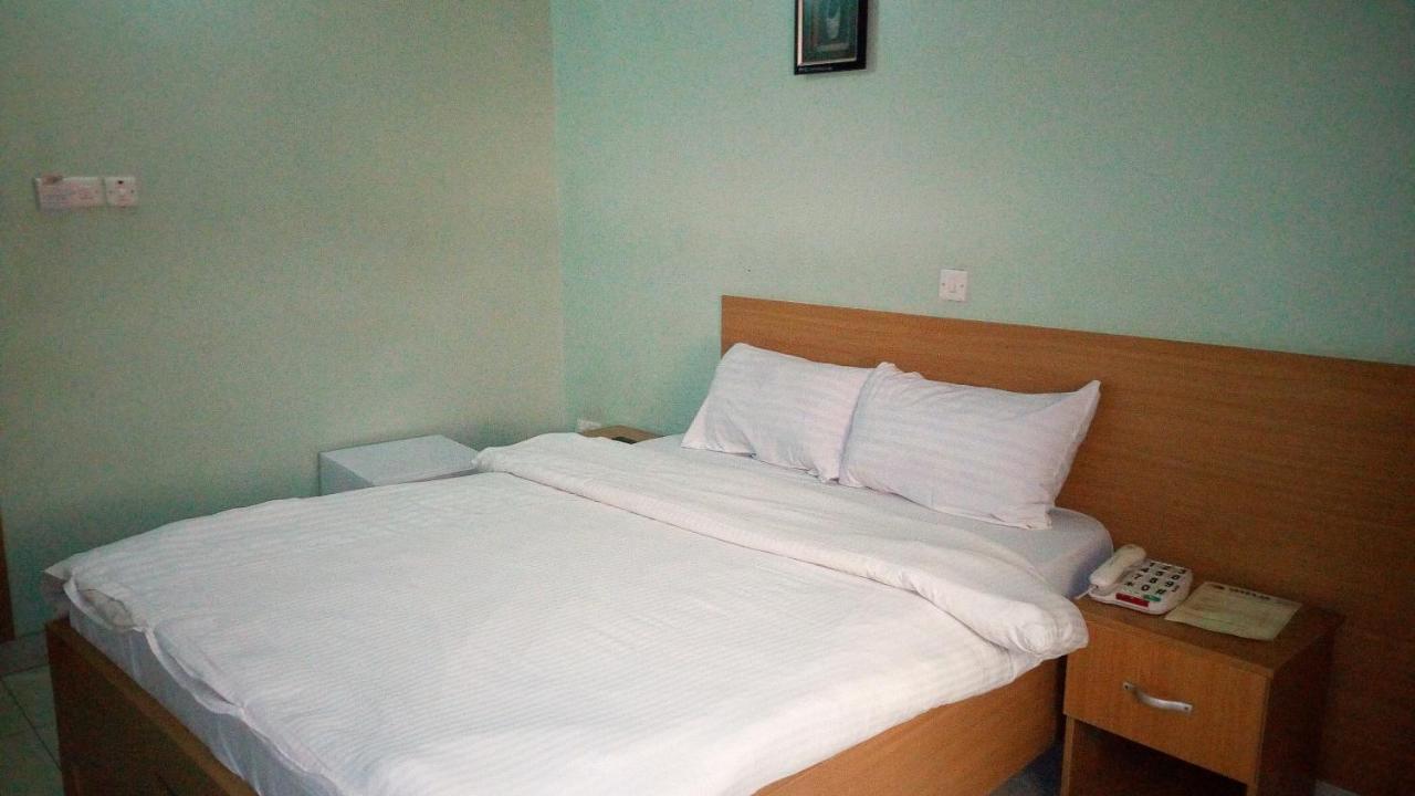 Mataan Hotel And Suites Ibadan Bagian luar foto